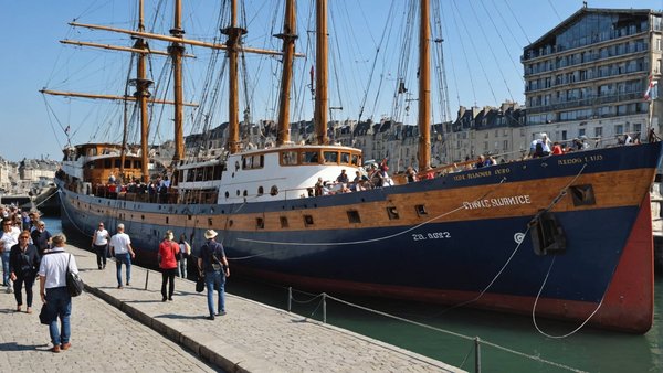 Découvertes fascinantes lors des festivals maritimes de France